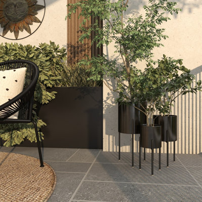 Persinger Black Metal Indoor Outdoor Planter with Removable Stand, Set of 3