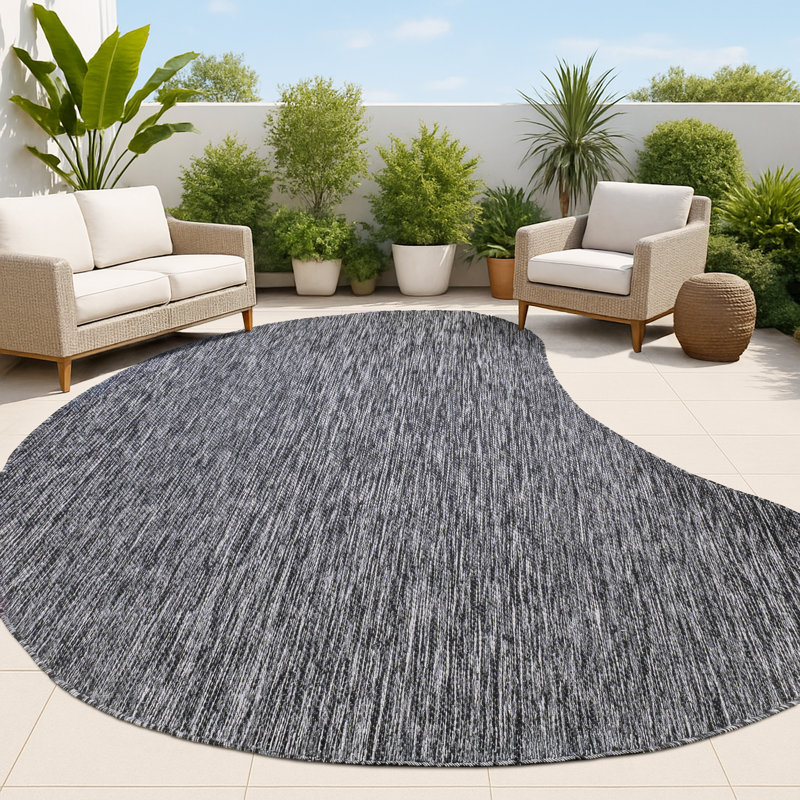 Ollin Modern Rustic Organic Curve Dark Gray Indoor/Outdoor Rug, Novelty  5'3" x 7'7"