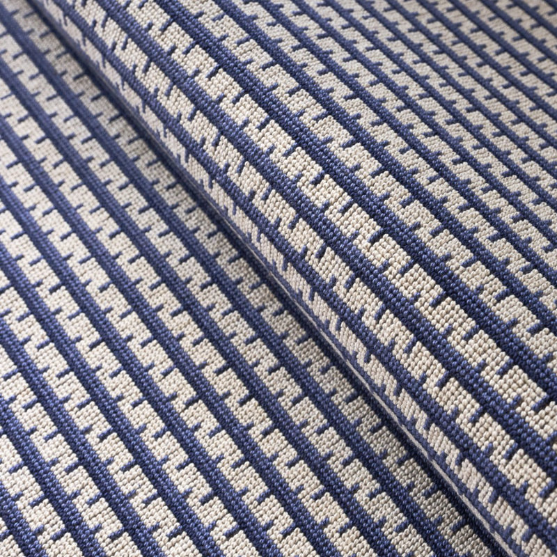 Tissu Struktur Épinglé brun Schumacher x Stephanie, Lapis