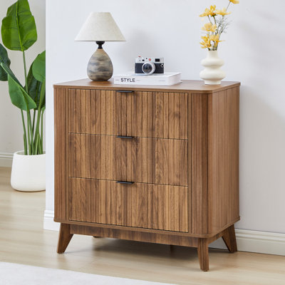 31.5" Fluted 3-Drawer Dresser