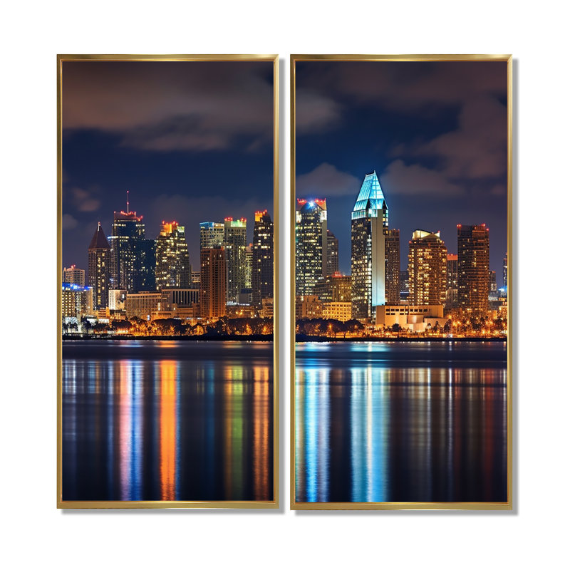 «Montreal Skyline At Night» - art mural traditionnel 2 panneaux, 20" H x 24" W, Impression encadrée flottante, Gold