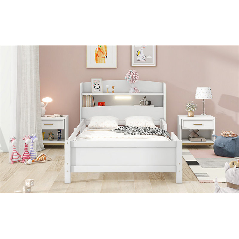 Lit plateforme simple en bois avec éclairage à DEL intégré, tête de lit avec rangement et garde-corps