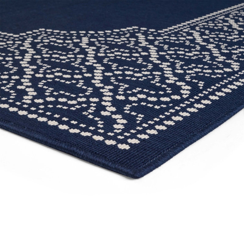 Tapis rectangulaire en polypropylène bleu marine 7 pi 10 po x 10 pi