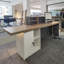 Bureau de réception moderne avec espace de rangement pour bureau