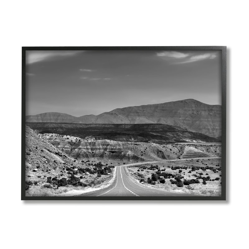 «Desert Canyon Road» encadré sur bois par Steve Toole, Giclée encadrée noir minuit, H 16 po x l 20 po x P 1,5 po