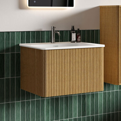 Hannemarie 24" Pre-Assembled Wall Mounted Single Bathroom Vanity with Top with Overflow