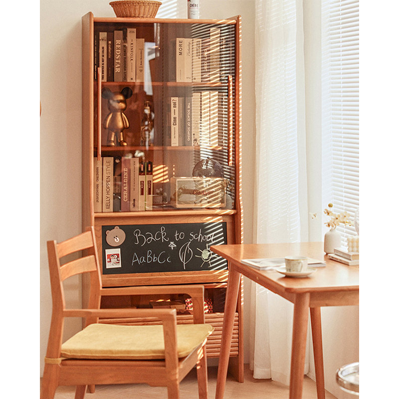 Vitrine en bois de cerisier Mid-Century moderne avec portes en verre
