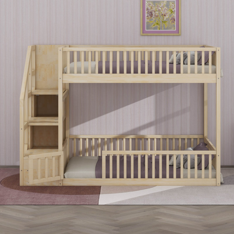 Lit superposé double au-dessus de double avec escalier de rangement, lit superposé au sol en bois massif avec tablettes de rangement, lits superposés peu encombrants avec garde-corps de clôture