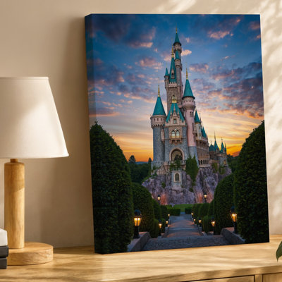 Toile, "Un majestueux château de conte de fées" contre un coucher de soleil vibrant, art mural mettant en vedette des flèches et des tourelles complexes