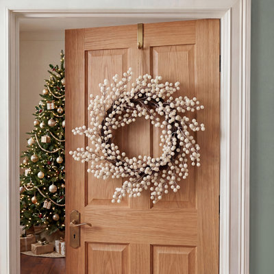 Plastic 55 cm Artificial Wreath