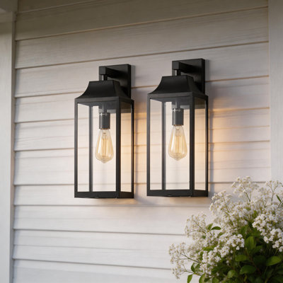 Outdoor Wall Lantern