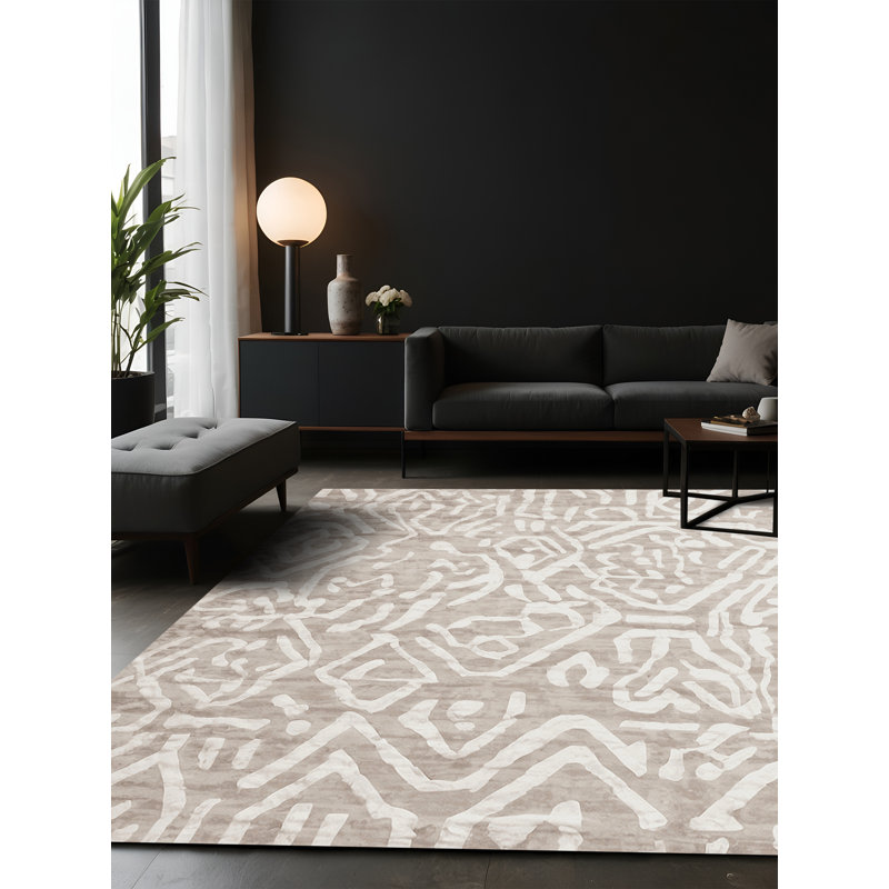 Tapis beige soyeux et moelleux, Carré 7 pi