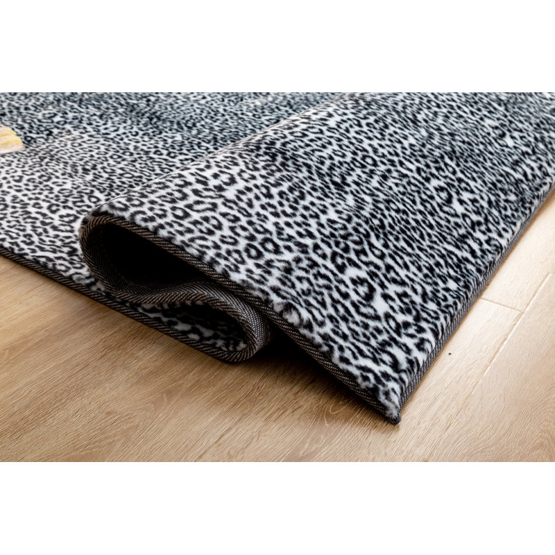 Tapis gris à imprimé animal
