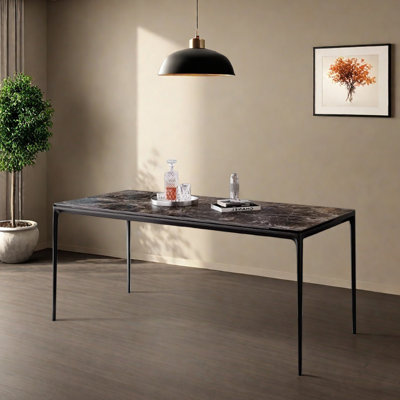 Table de roche moderne et luxueuse