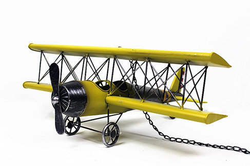 Avion en métal