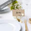 Cartes de lieu rustiques kraft brun avec fleurs pour tables de fête de mariage, places assises pour porte-nom, paquet de 60