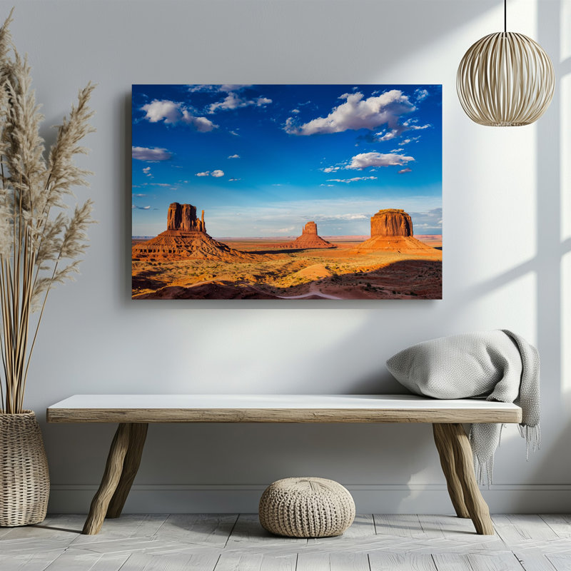 Toile «A Sweeping Desert Landscape mettant en vedette« Iconic Red Rock Formations »avec art mural, deux éminentes buttes majestueuses