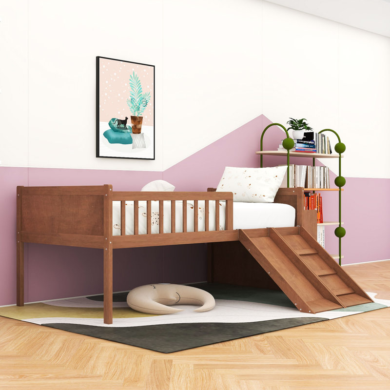 Lit plateforme simple avec glissoire, échelle, tablettes de rangement et garde-corps, Noyer clair
