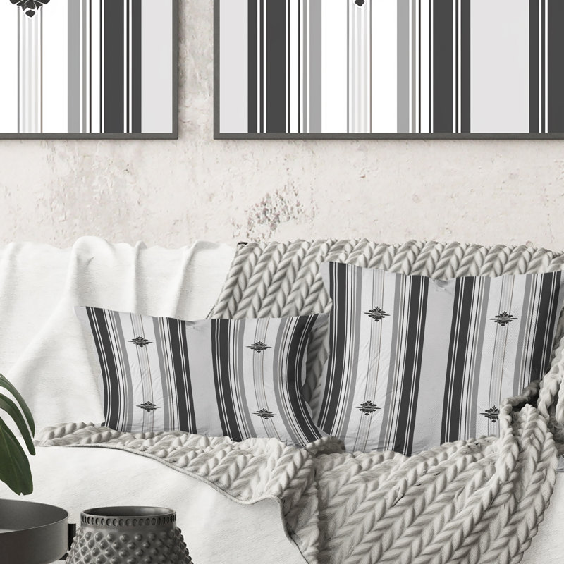 Coussin décoratif gris et blanc à rayures fines - moderne, H 16 po x l 16 po
