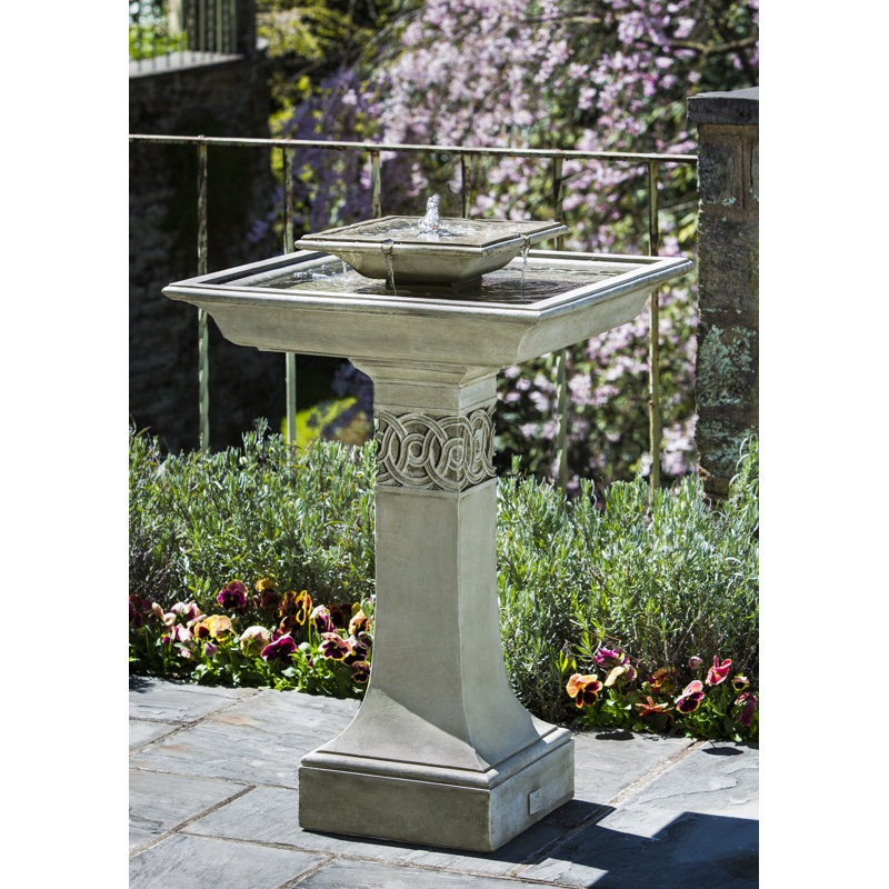 Fontaine en béton Portwenn, Travertin