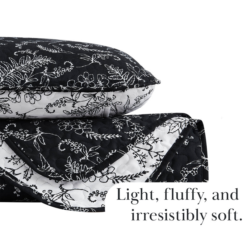 Winter Brush Microfiber Reversible Traditional Quilt Set, Full/Queen Quilt + 2 Standard Shams, Black