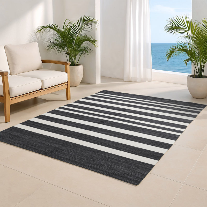 HorizontalStripes Gray Indoor and Outdoor Area Rug, Rectangle 4' x 6'