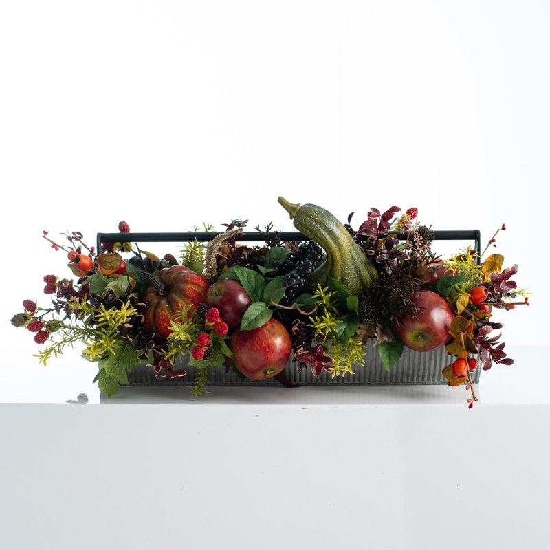 Arrangements floraux mixtes dans un vase