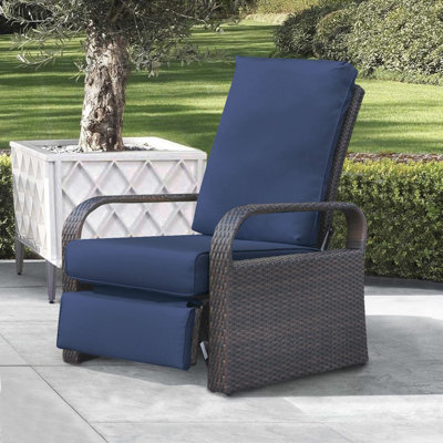 Wicker Outdoor Lounge Chair