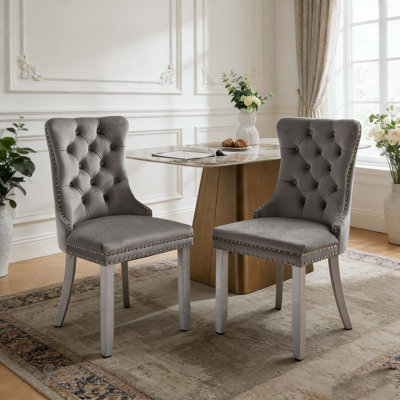 Ensemble de chaises de salle à manger rembourrées en velours avec dossier capitonné, tête cloutée et pieds en bois