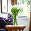 Arrangement floral tulipes artificielles dans un vase-856996909