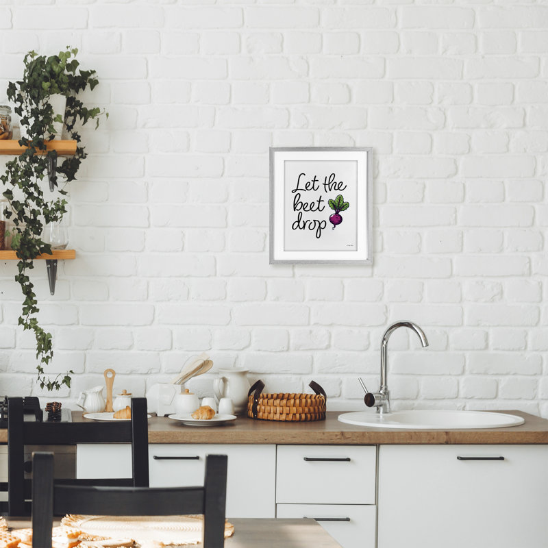 «Let The Beet Drop», reproduction encadrée sous verre, conception de Susan Ball, Cadre de ferme gris, H 16 po x l 13 po