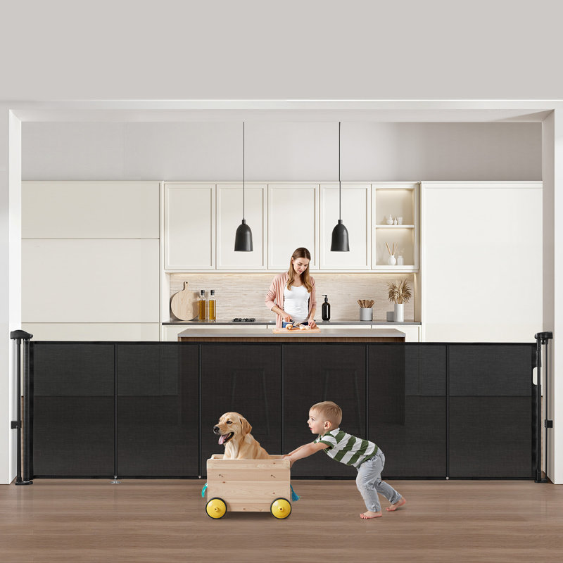 Barrière de bébé rétractable de 34 po de hauteur extensible à 110 po de large pour les enfants ou les animaux de compagnie - noir
