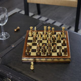 Ensemble de jeu d'échecs en polystone brun