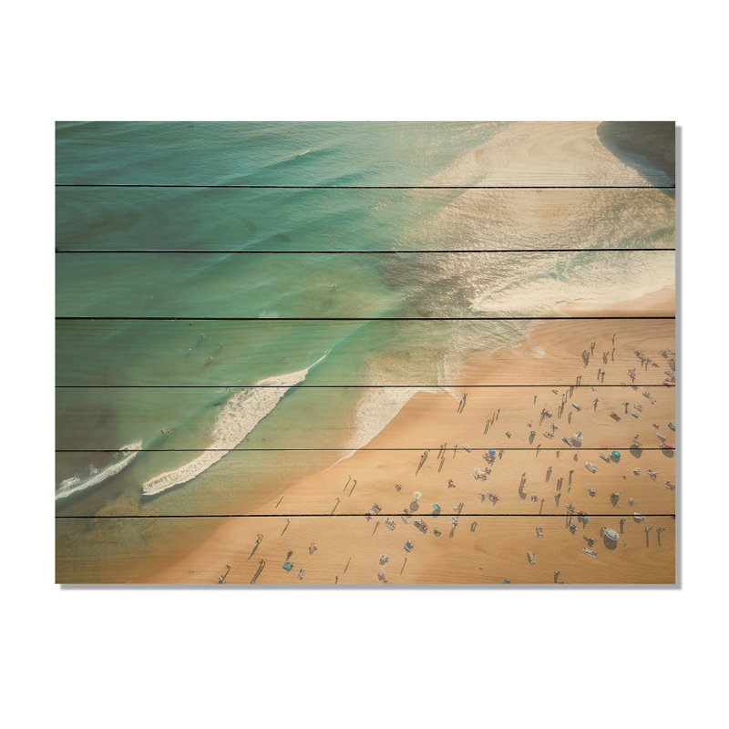 Green Coastal Waves vue aérienne III - plage et océan sur bois, H 10 po x l 20 po