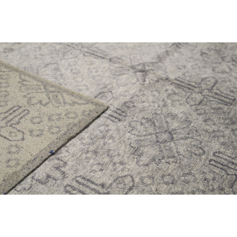 Geometric Area Rug in Silver