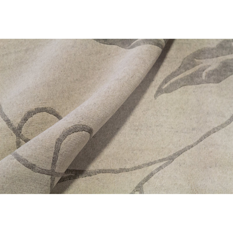 Wool Floral Area Rug in Gray
