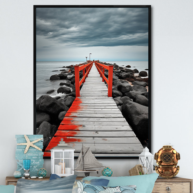 Beach Pier Perspect Black V sur toile, L 12 po x H 20 po, Cadre flottant noir