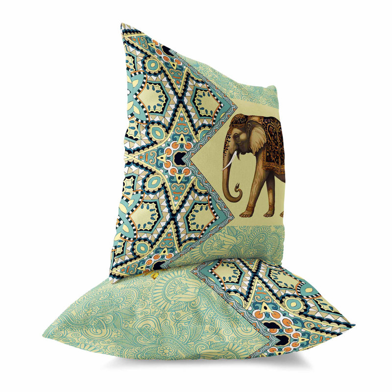 Coussin décoratif intérieur / extérieur Floraphant, H 26 po x l 26 po, Crème; vert d'automne