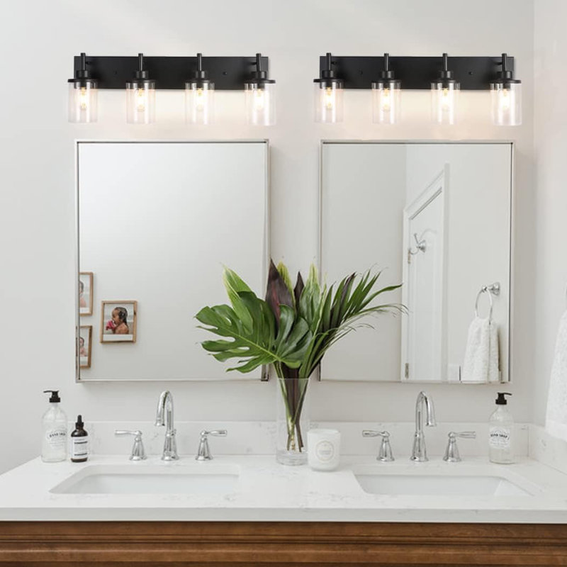 Éclairage de salle de bain à intensité variable à 4 lumières Betzaida