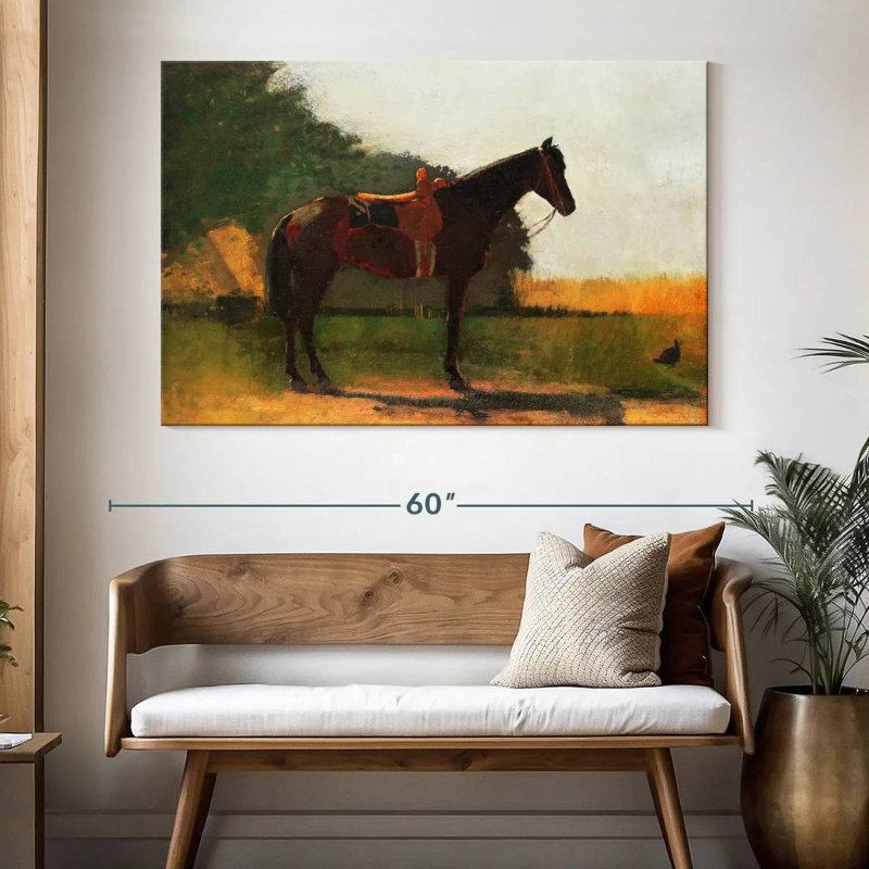Cheval de selle dans une cour de ferme, H 34 po x l 51 po