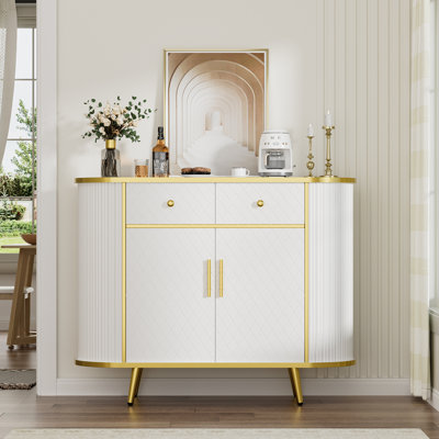 Buffet de luxe avec bords cannelés et incurvés, 2 portes à tiroirs, blanc et doré, pour le salon - Style moderne et élégant, étagères réglables, tiroirs à ouverture et fermeture fluides, profondeur 110 cm