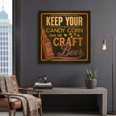 «Keep Your Candy Corn» par Mollie, art mural en métal doré, 12 po x 12 po