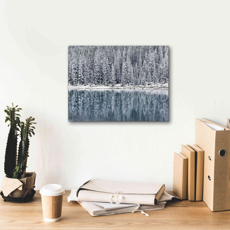 «Winter Reflections» par Alan Majchrowicz, estampe numérique sur toile, H 12 po x l 16 po x P 0,75 po