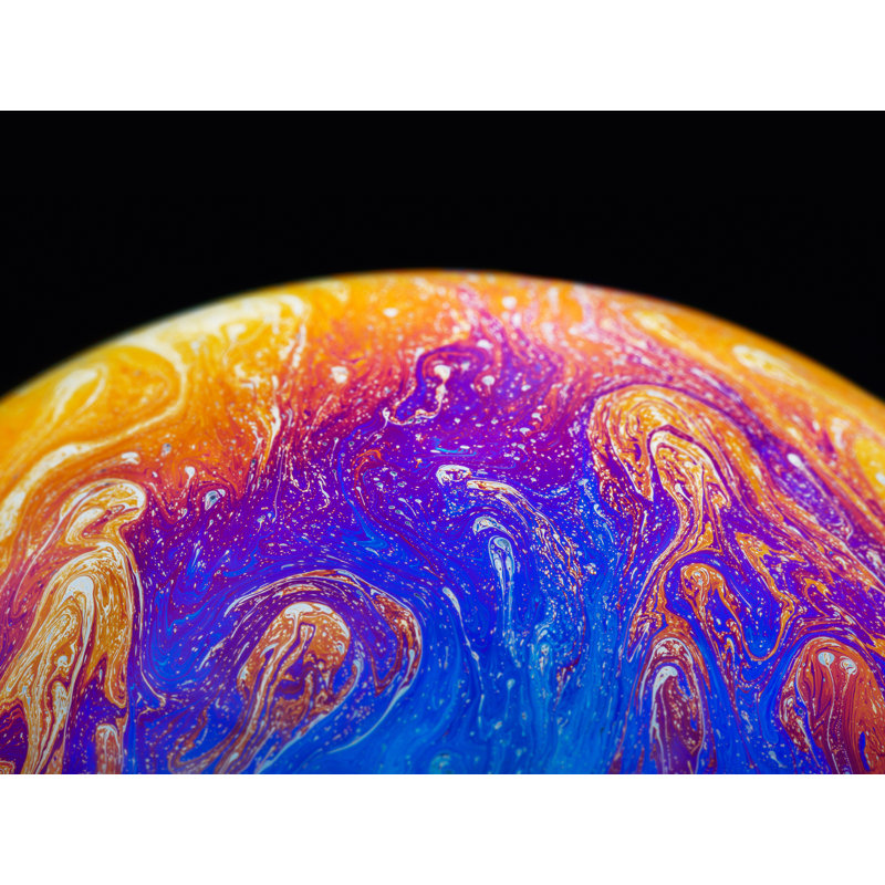 Bulle de savon en gros plan par Philippe Moisoux, H 25 po x l 33 po, Toile avec cadre noir
