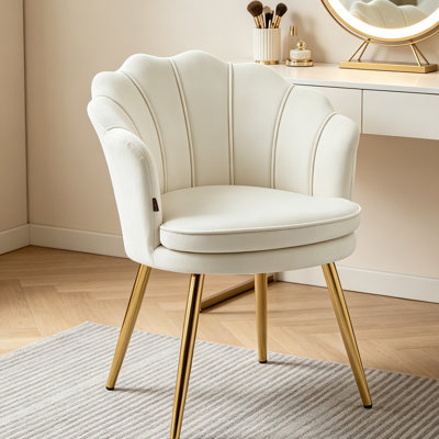 Fauteuil demi-tonneau moderne de 19 po de largeur avec siège en tonneau et pieds dorés Modern