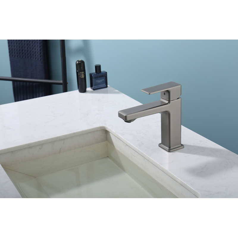 Robinet de salle de bain à un trou avec installation facile et finition résistante à la corrosion pour les lavabos et les lavabos modernes