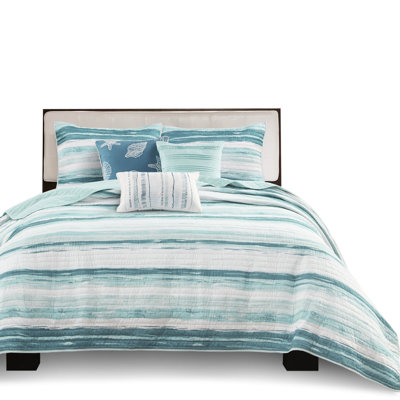 Full/Queen 6 Piece Quilt With Throw Pillows. Tranquil Watercolor Design. Microfiber For A Cozy Night. Machine Washable Bedding Serene Theme. Comfy Home Decor