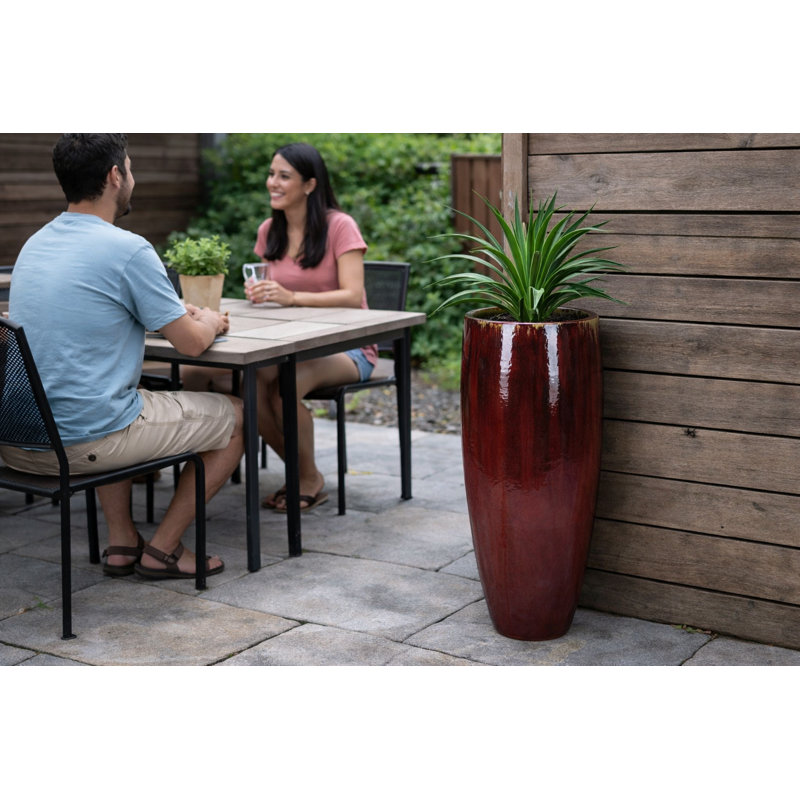 Grand vase 19 po x 46 po - Sang de bœuf, H 46 po x l 19 po x P 19 po