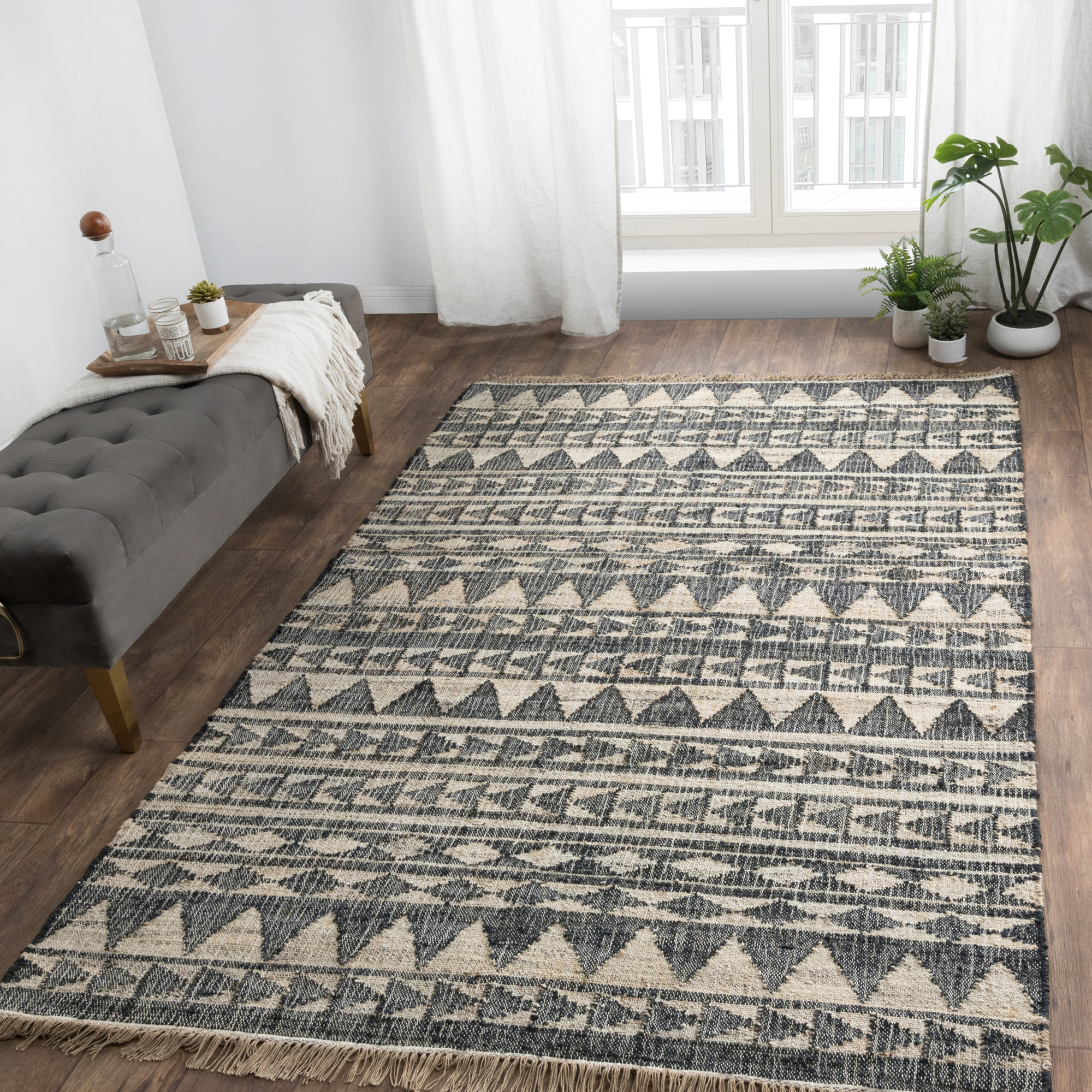 Camille Handmade Black/Beige Rug, Rectangle 5' x 8'