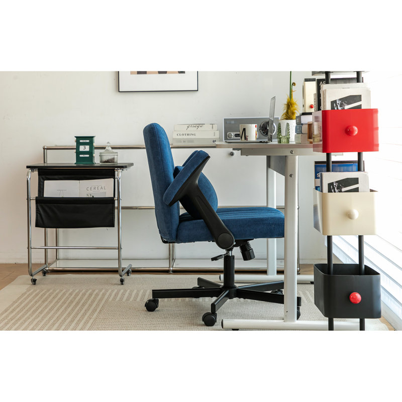 Fauteuil de bureau bleu moderne avec base en aluminium croisée, roulettes et pivotant sur 360 degrés, velours doux, siège rembourré en mousse à mémoire de forme, mécanisme d'inclinaison, revêtement en lin luxueux, siège rembourré
